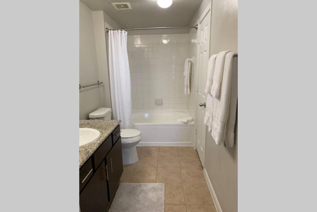 Newly Furnished 1Br Apartment W/ Hermann Park View Houston Esterno foto