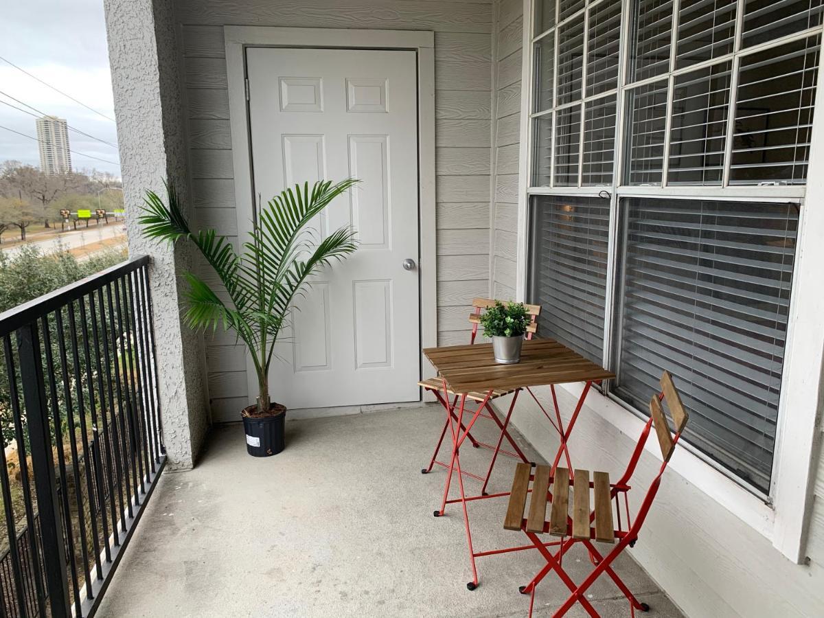 Newly Furnished 1Br Apartment W/ Hermann Park View Houston Esterno foto